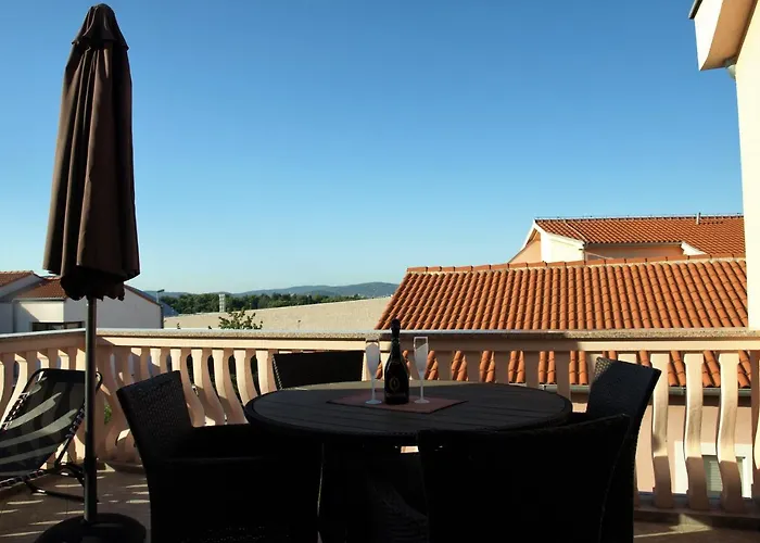 亚得里亚海公寓 公寓 *